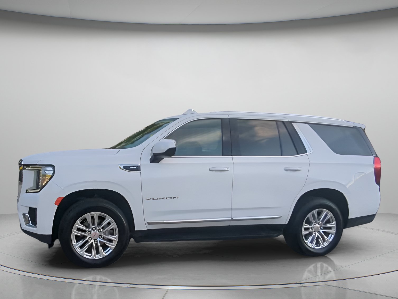 Used 2024 GMC Yukon SLT RWD image 15