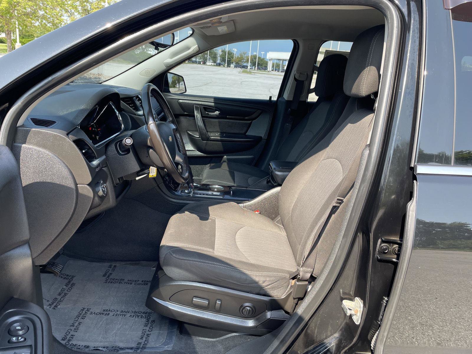 Used 2017 Chevrolet Traverse LT w/ Style and Technology Package AWD/4WD image 17