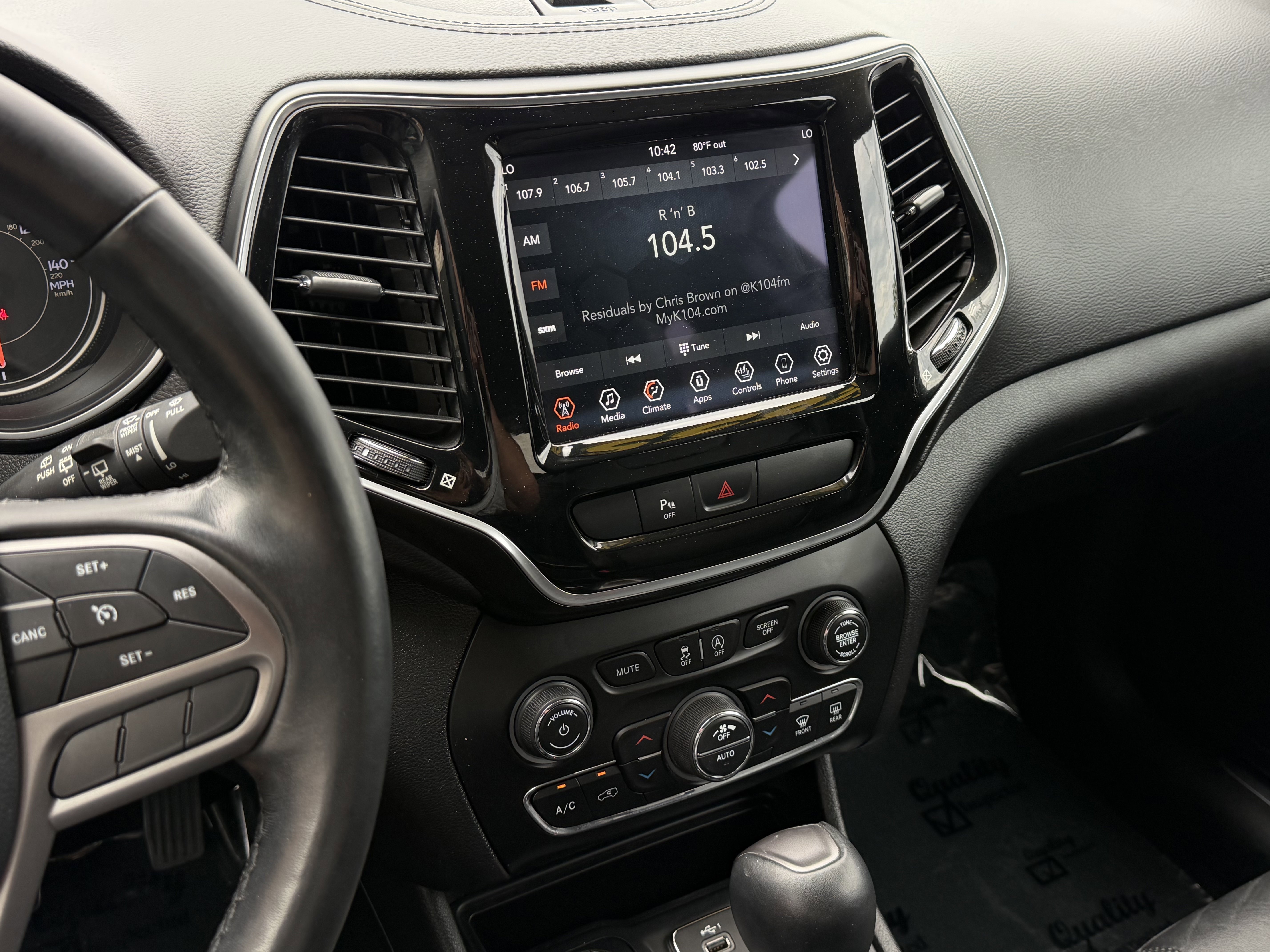 Used 2019 Jeep Cherokee Limited AWD/4WD image 19