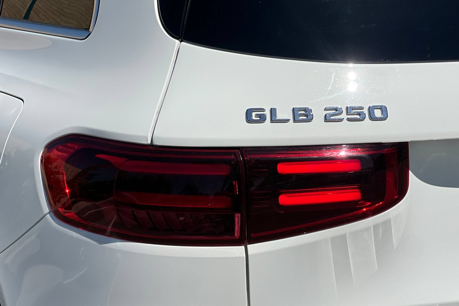 Used 2024 Mercedes-Benz GLB 250 image 14