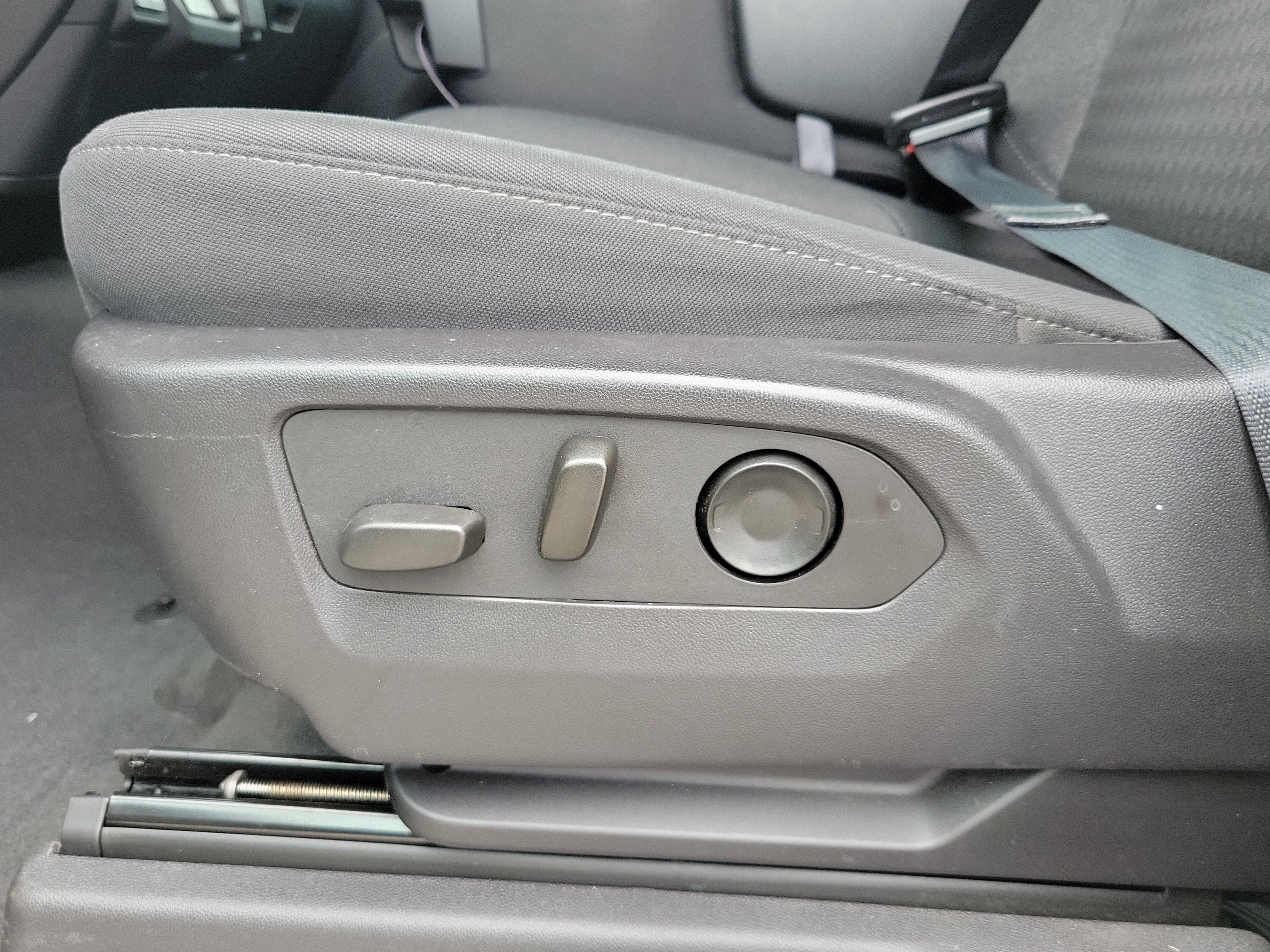 Used 2024 Chevrolet Silverado 1500 Custom RWD image 12