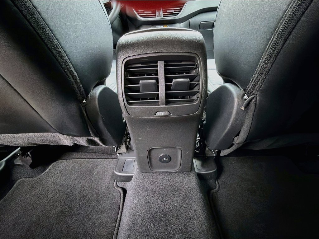 Certified 2025 Ford Escape Platinum AWD/4WD image 35