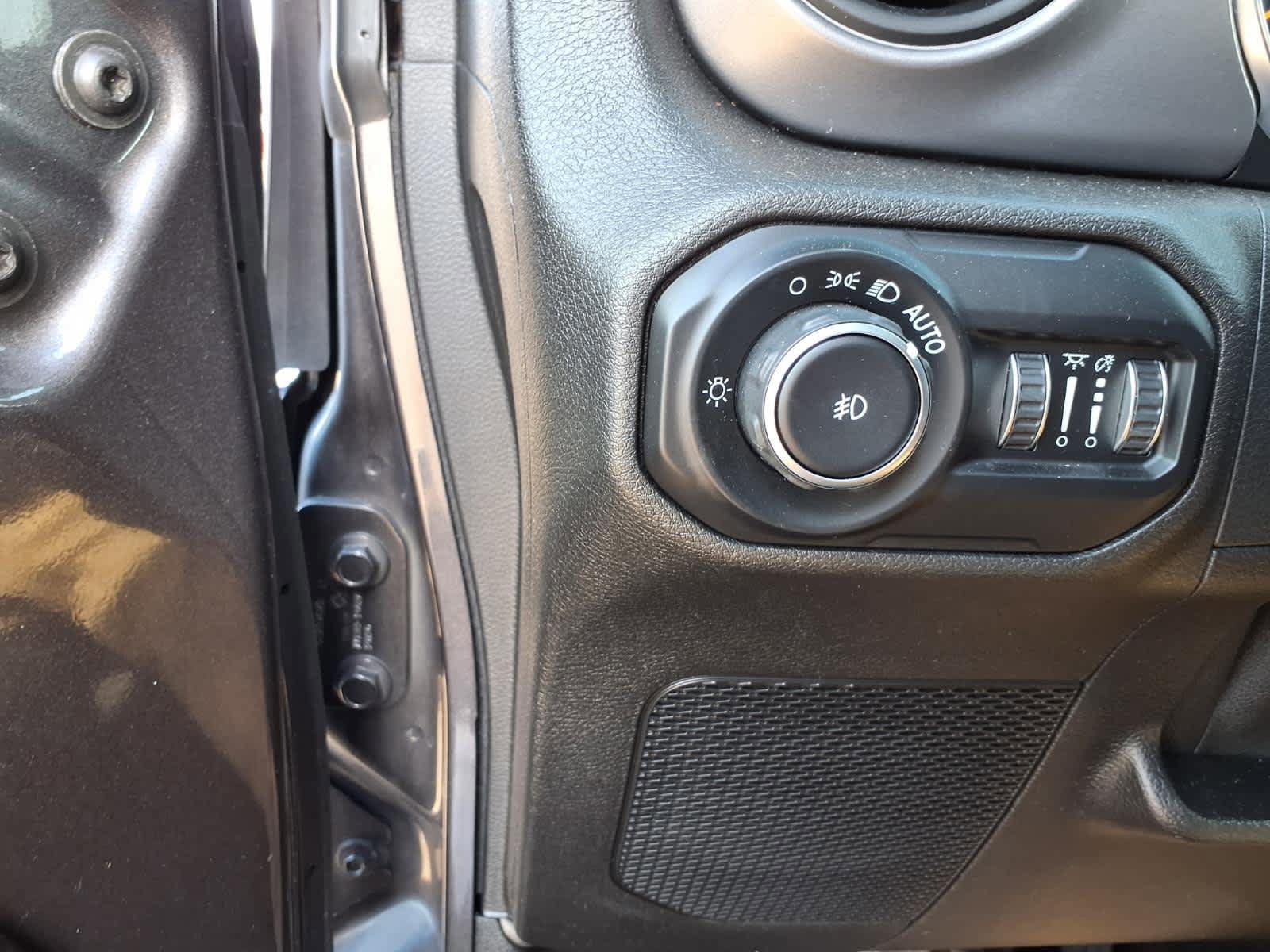Used 2021 Jeep Wrangler Unlimited Sport AWD/4WD image 17