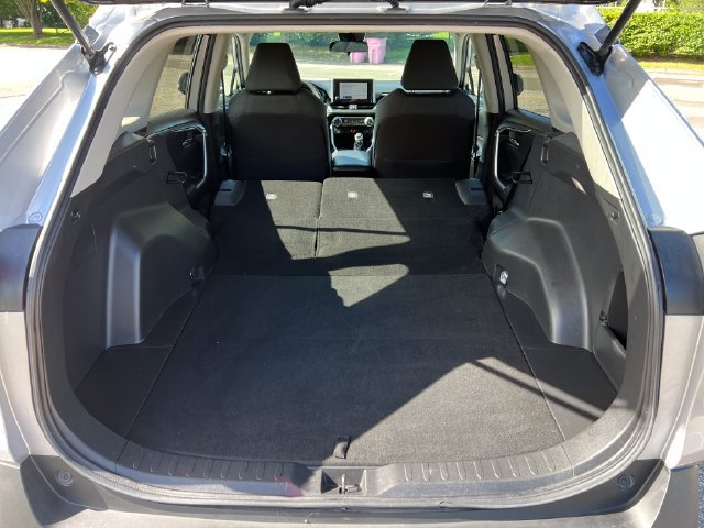 Used 2025 Toyota RAV4 XLE AWD/4WD image 31
