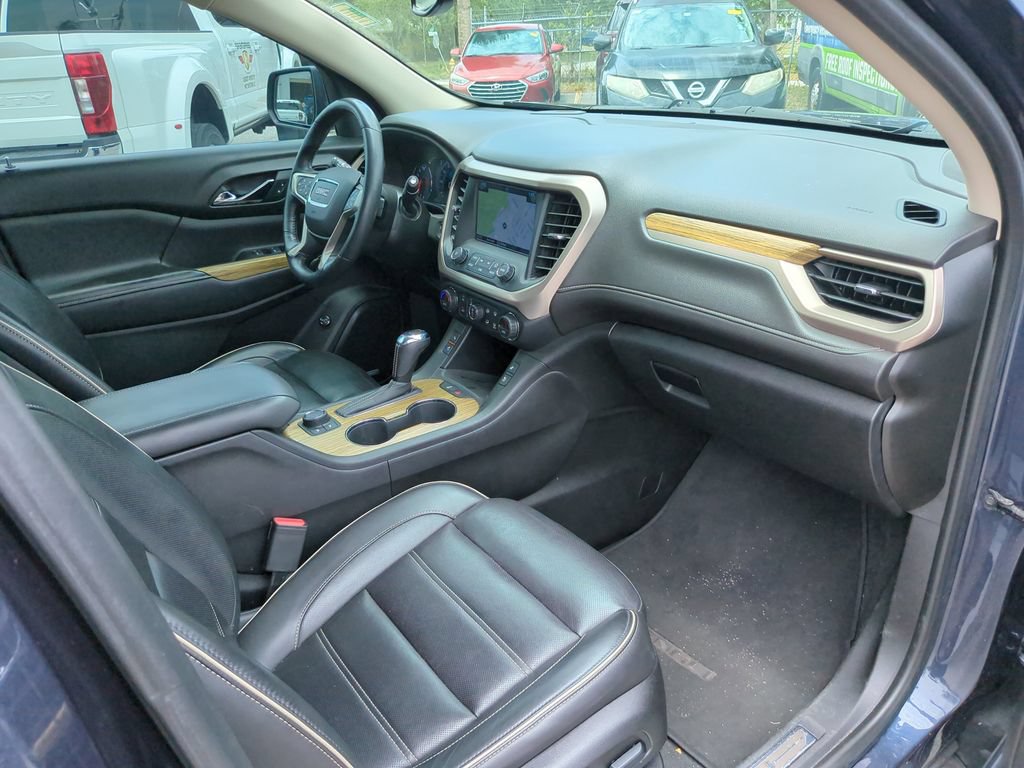 Used 2018 GMC Acadia Denali w/ Technology Package FWD image 9