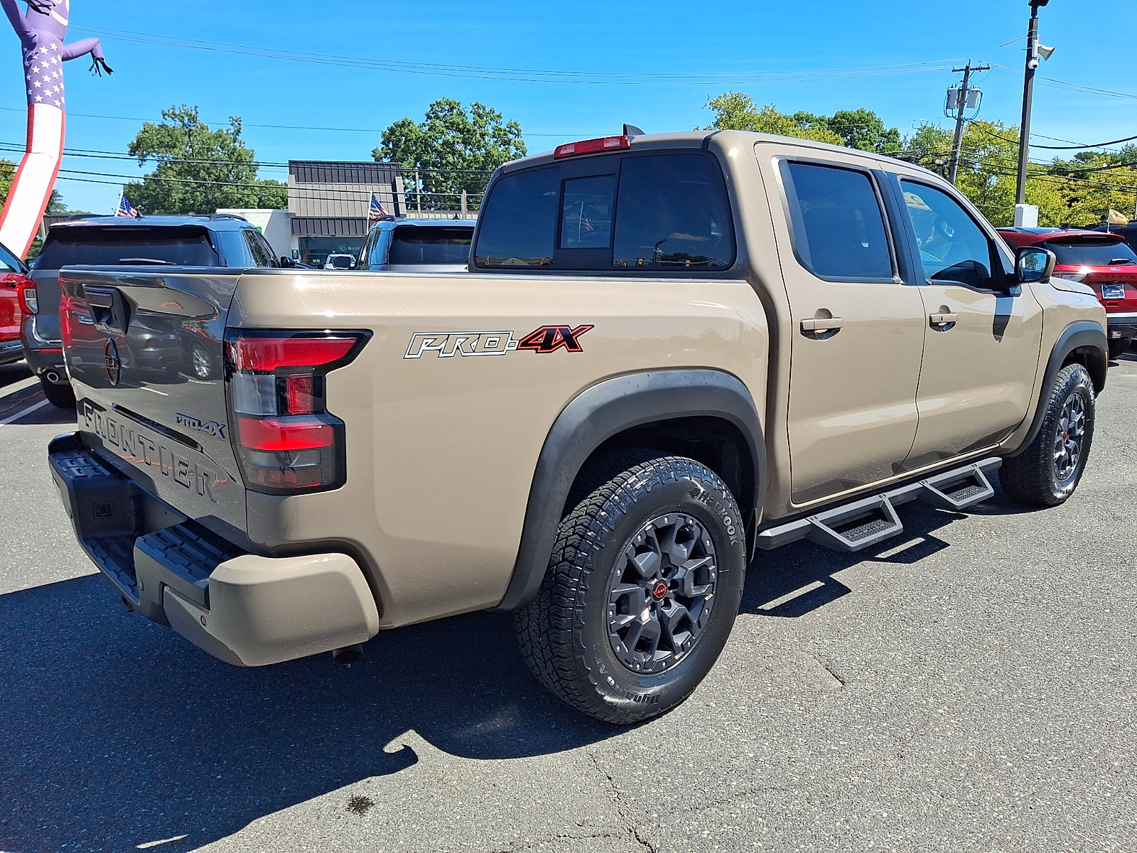 Used 2022 Nissan Frontier PRO-4X w/ Pro-4X Premium Package AWD/4WD image 11