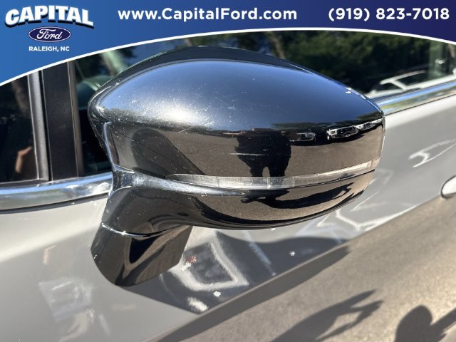 Used 2025 Chrysler Pacifica Select FWD image 12