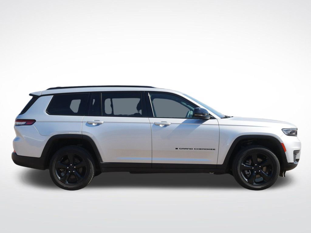 Used 2024 Jeep Grand Cherokee L Altitude AWD/4WD image 2