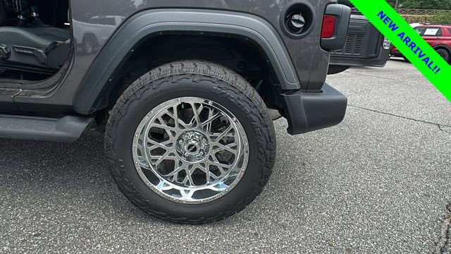 Used 2025 Jeep Wrangler Sport AWD/4WD image 17