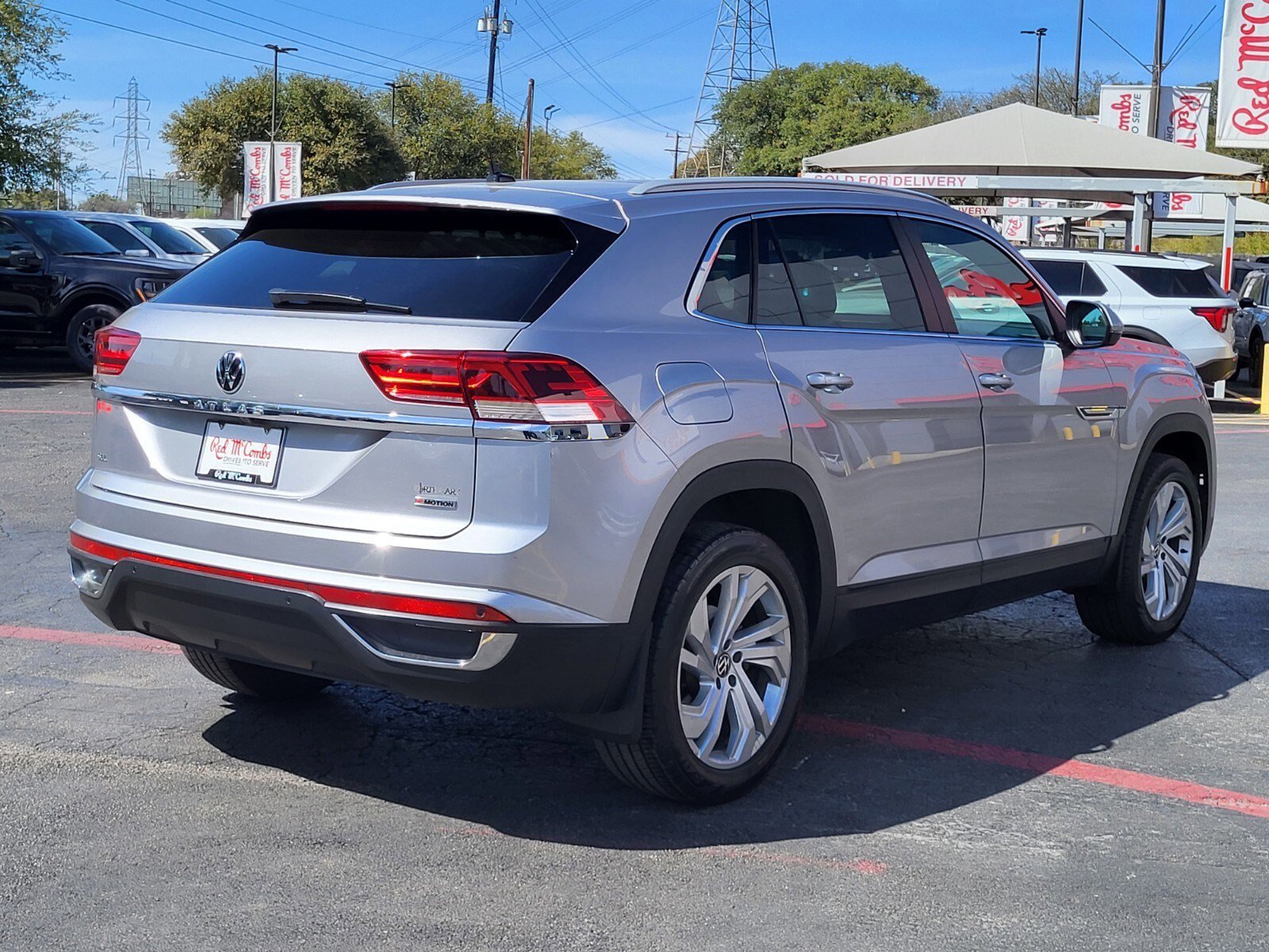 Used 2020 Volkswagen Atlas Cross Sport SEL image 3