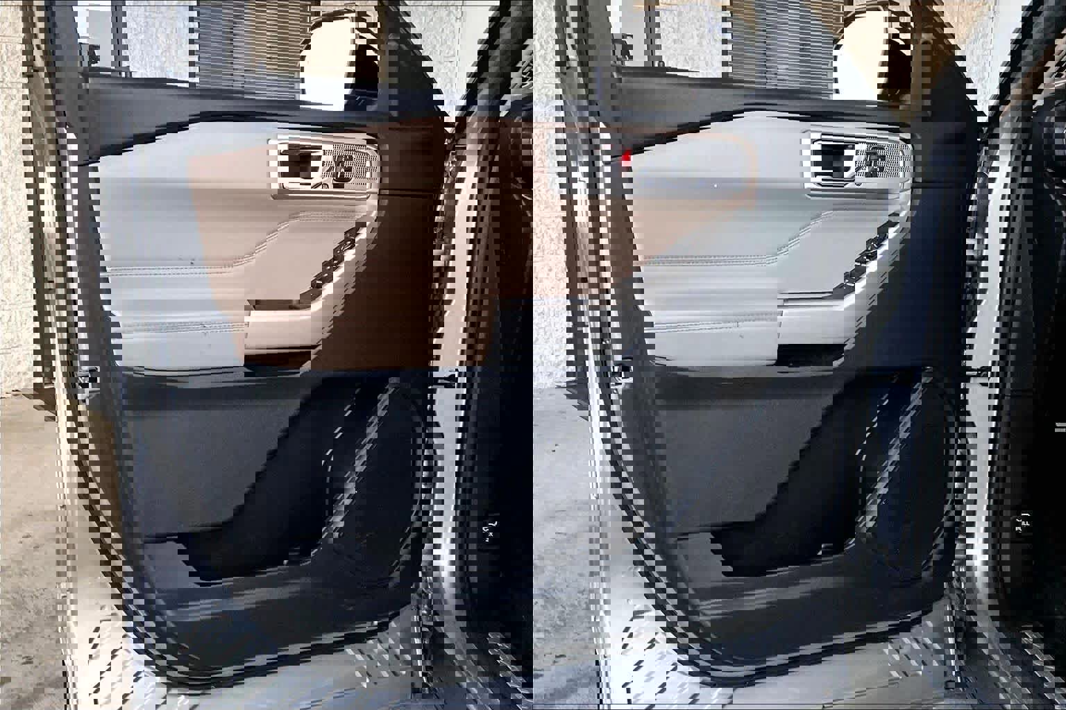 Certified 2021 Ford Explorer Limited w/ Equipment Group 301A image 21