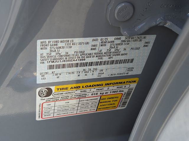 Certified 2025 Ford Expedition Active AWD/4WD image 8