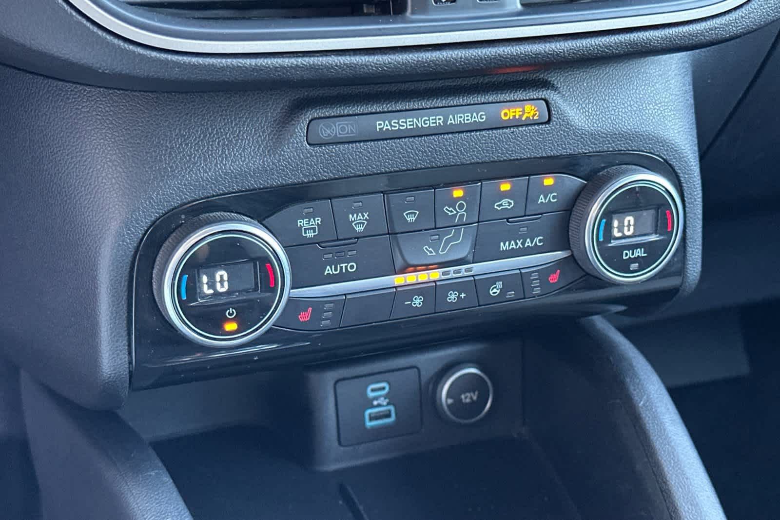 Certified 2021 Ford Escape SE w/ SE Sport Appearance Package FWD image 21