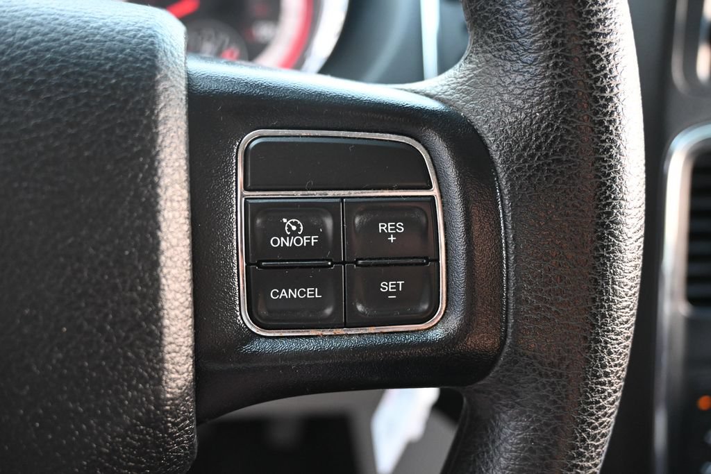 Used 2018 Dodge Grand Caravan SE w/ UConnect Hands-Free Group FWD image 31