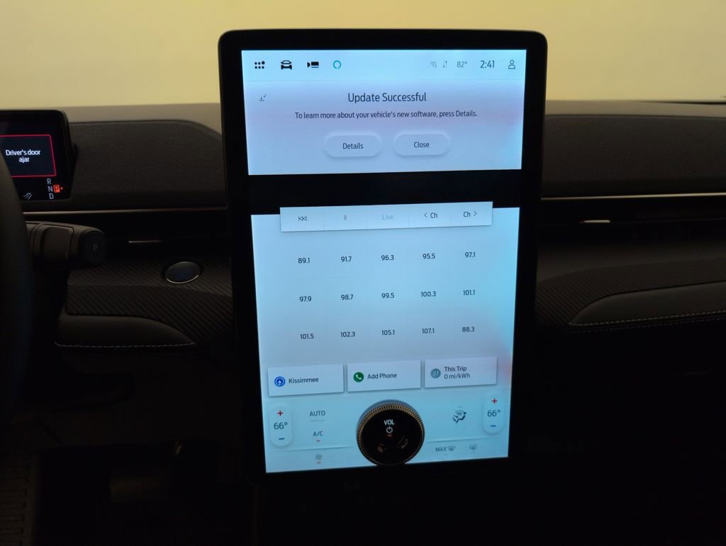 Certified 2025 Ford Mustang Mach-E Select image 27