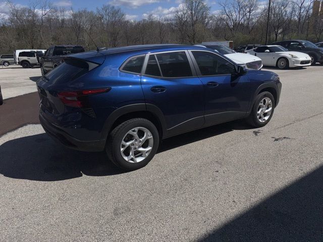 Used 2024 Chevrolet Trax LS w/ LS Convenience Package image 13