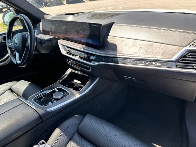 Used 2024 BMW X5 xDrive40i AWD/4WD image 8