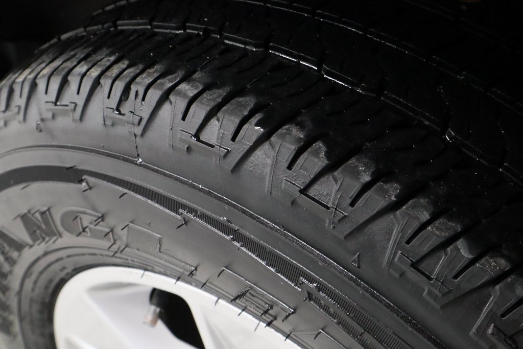 Used 2018 GMC Canyon SLE w/ SLE Convenience Package image 18