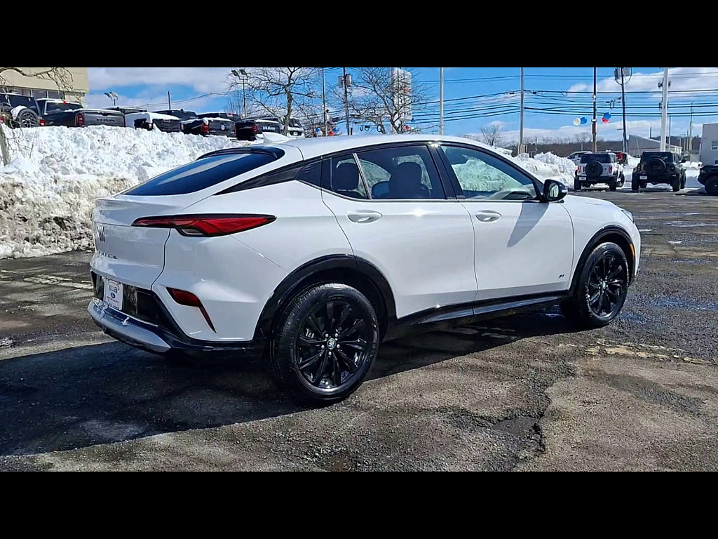 Used 2025 Buick Envista Sport Touring w/ Convenience II Package image 8