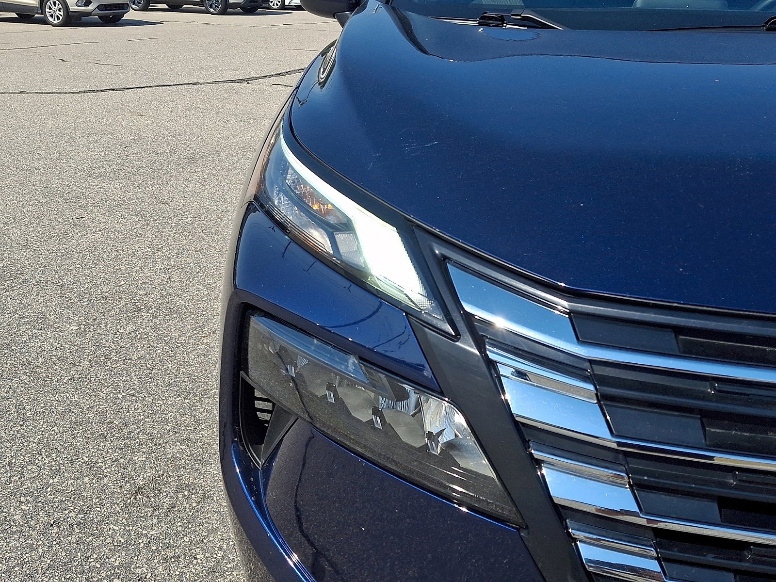 Used 2024 Nissan Rogue SV FWD image 8