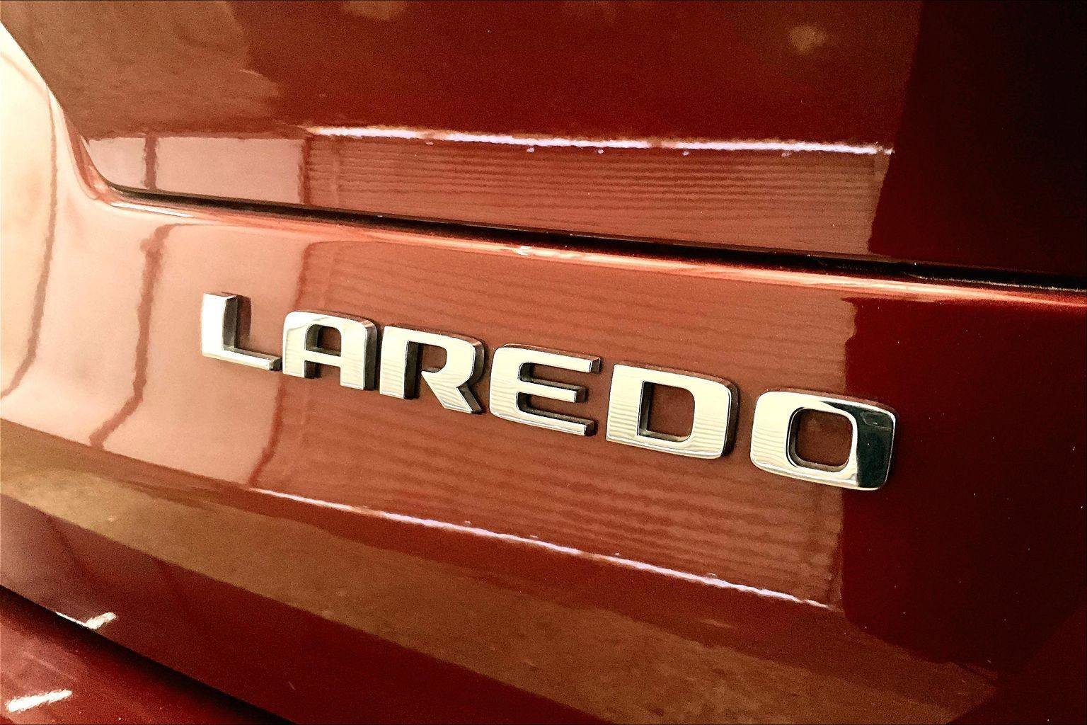 Used 2023 Jeep Grand Cherokee L Laredo image 13