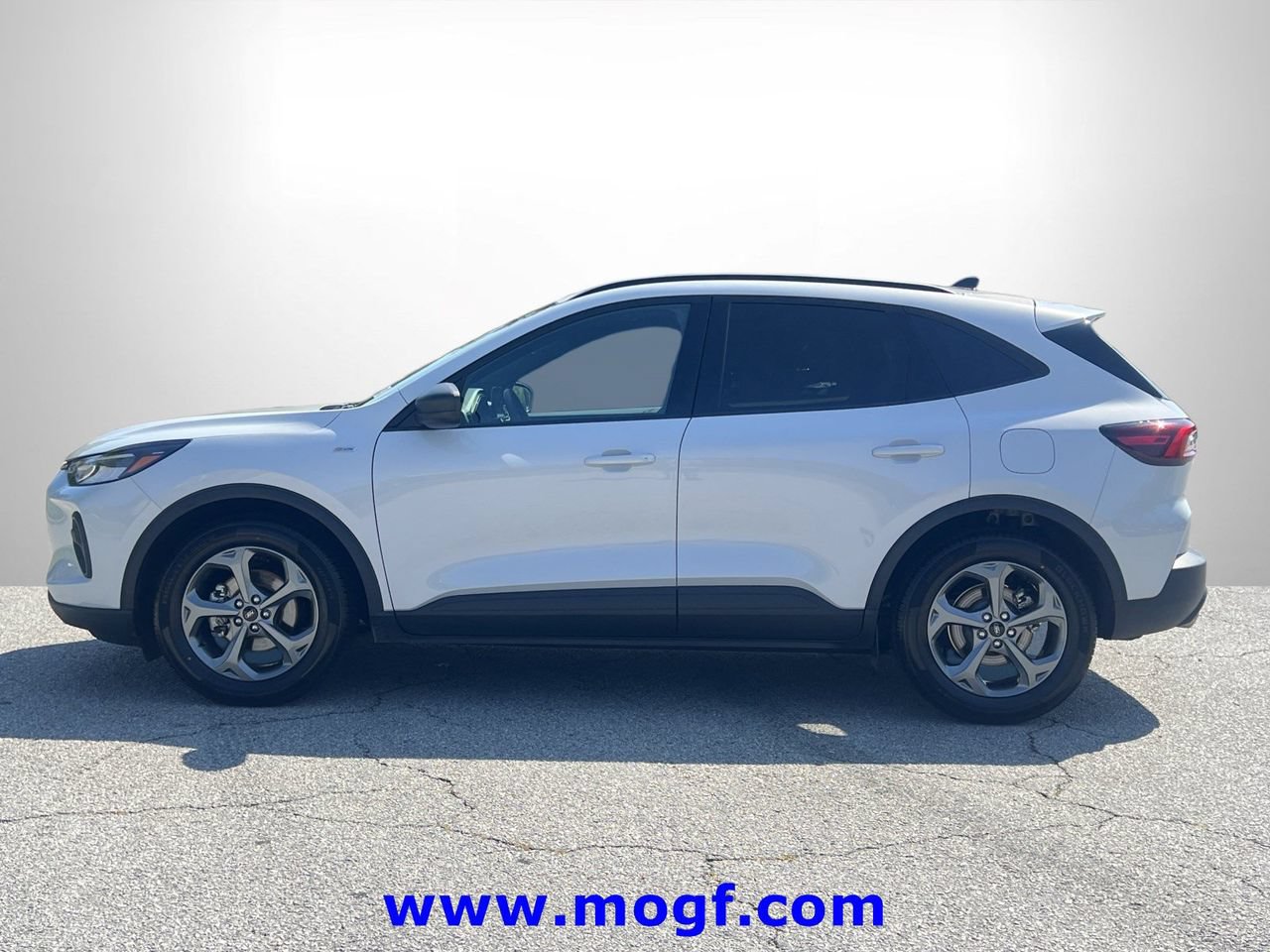 Certified 2025 Ford Escape ST-Line FWD image 24