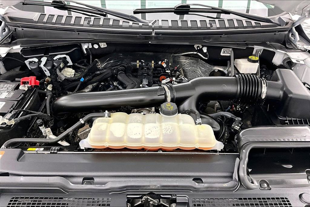 Certified 2024 Ford Expedition Max XLT image 10