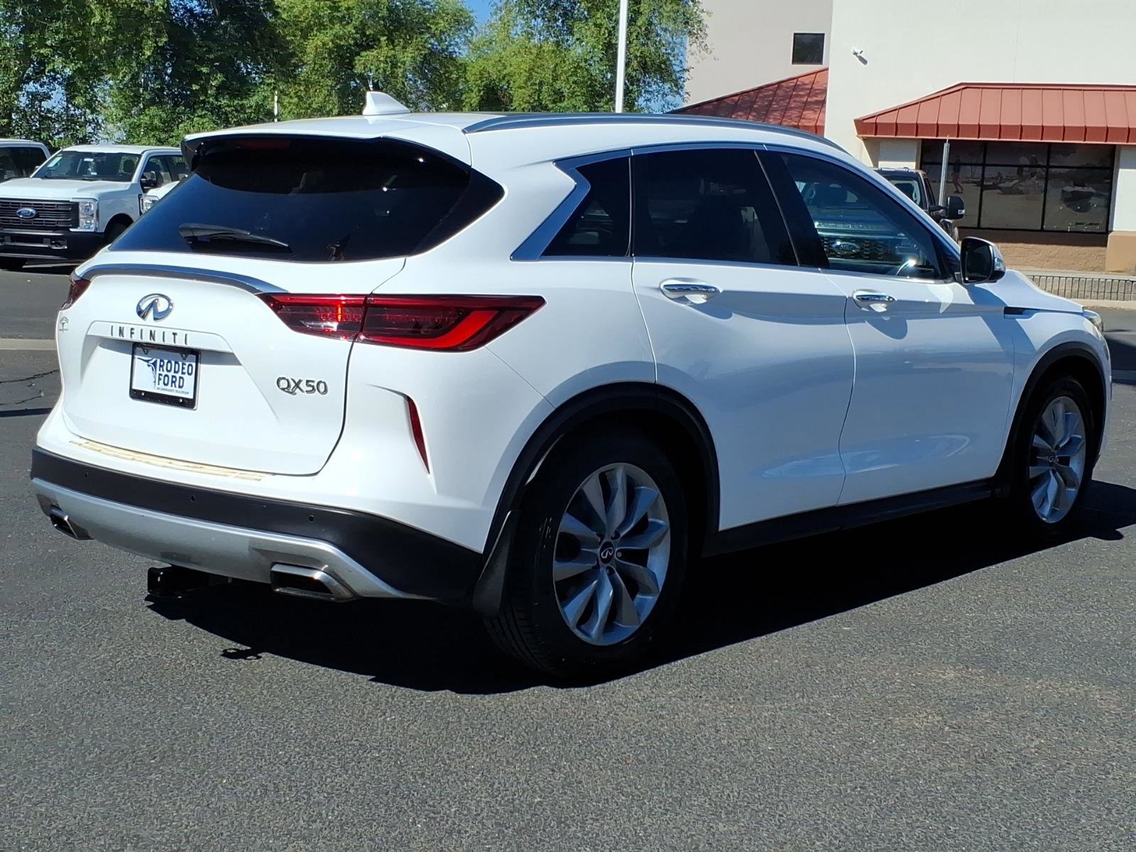 Used 2020 INFINITI QX50 Essential image 4