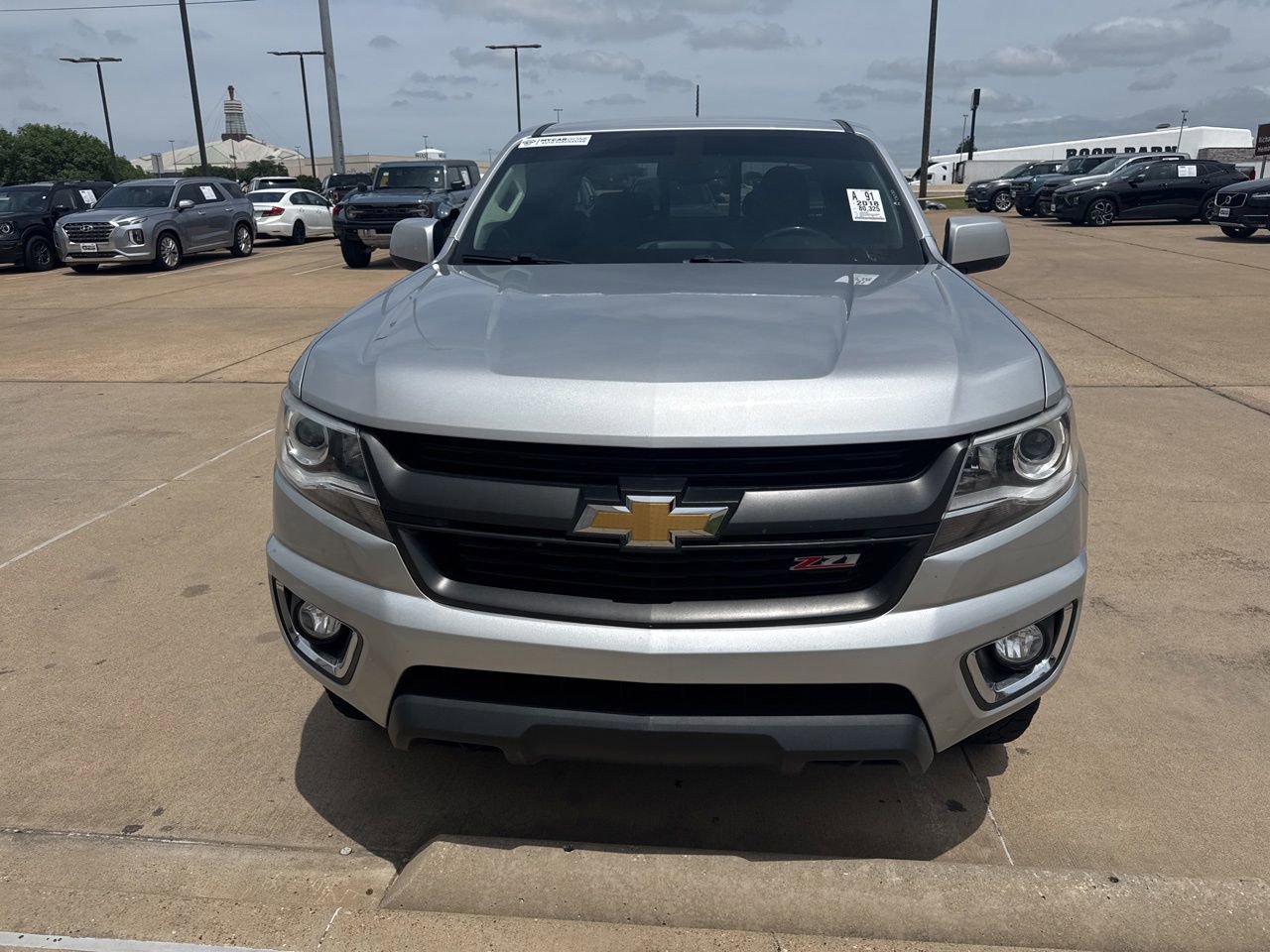 Used 2018 Chevrolet Colorado Z71 AWD/4WD image 2