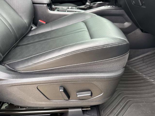 Used 2025 Kia Sorento EX w/ Panoramic Sunroof Package FWD image 12