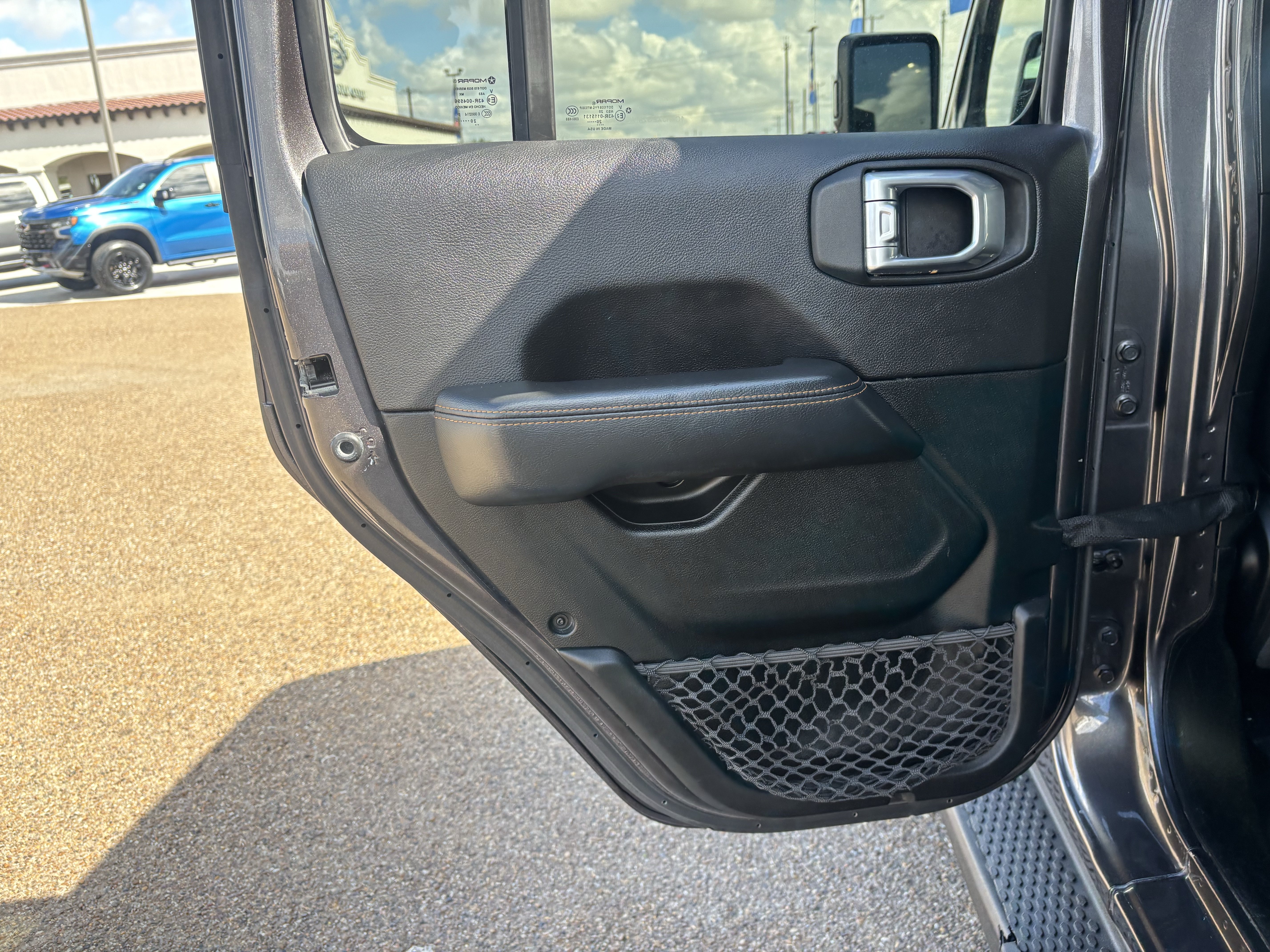 Used 2021 Jeep Wrangler Unlimited Sahara AWD/4WD image 12