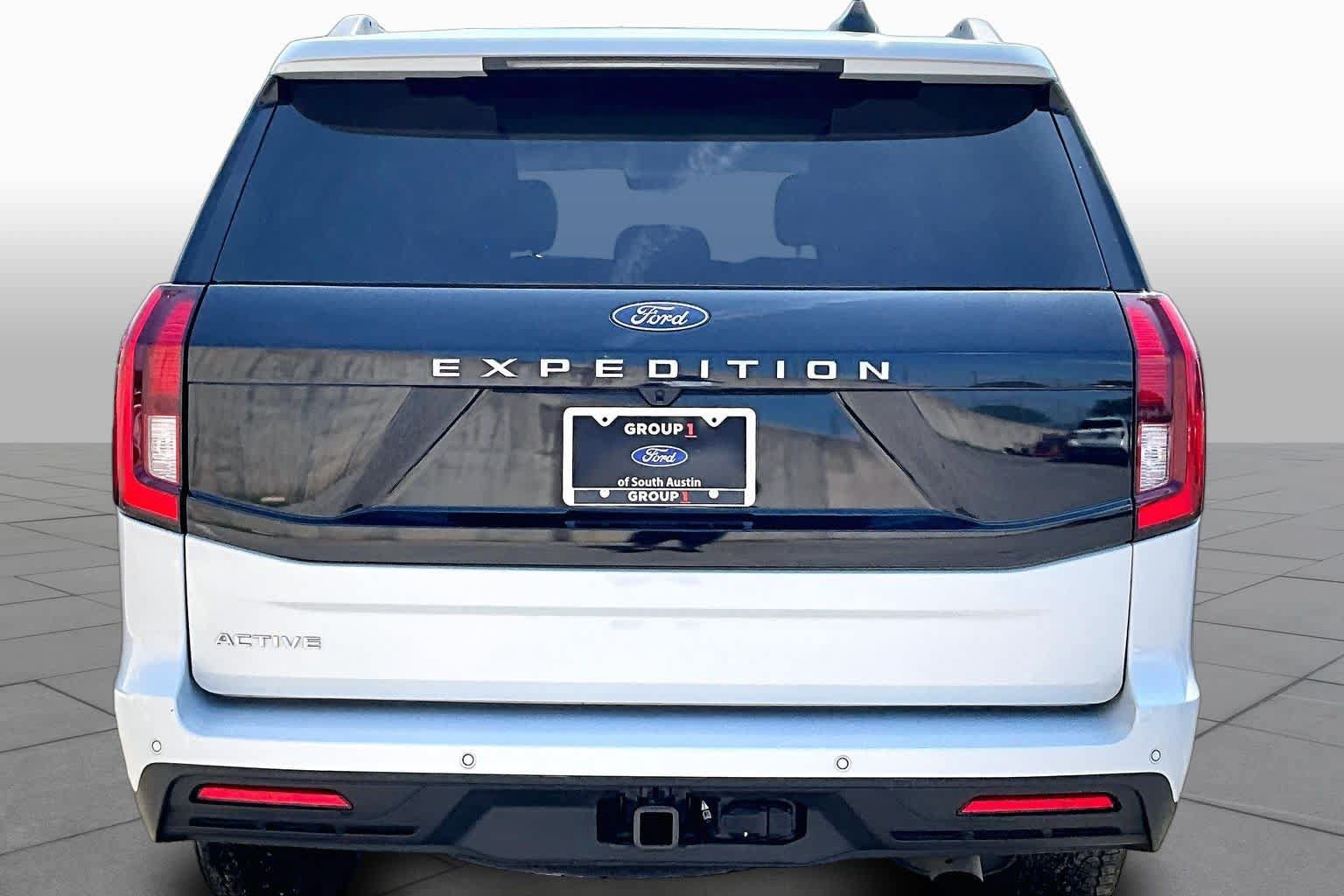 Certified 2025 Ford Expedition Active RWD image 5