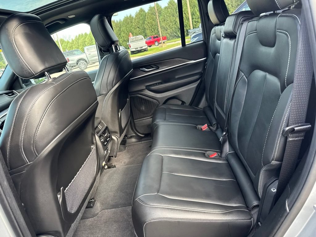 Used 2025 Jeep Grand Cherokee Limited w/ MOPAR Finishing Package AWD/4WD image 23
