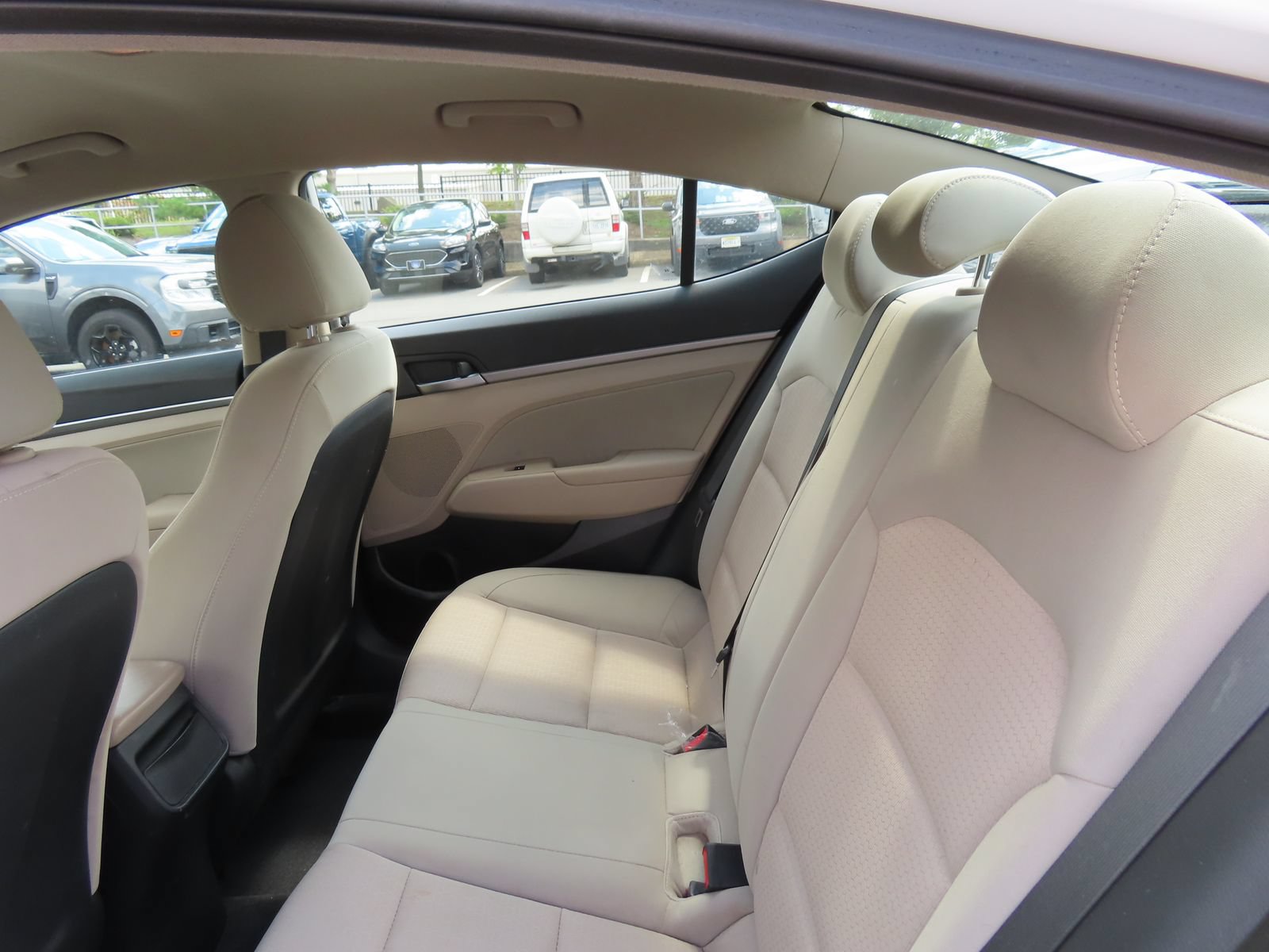 Used 2017 Hyundai Elantra SE FWD image 28