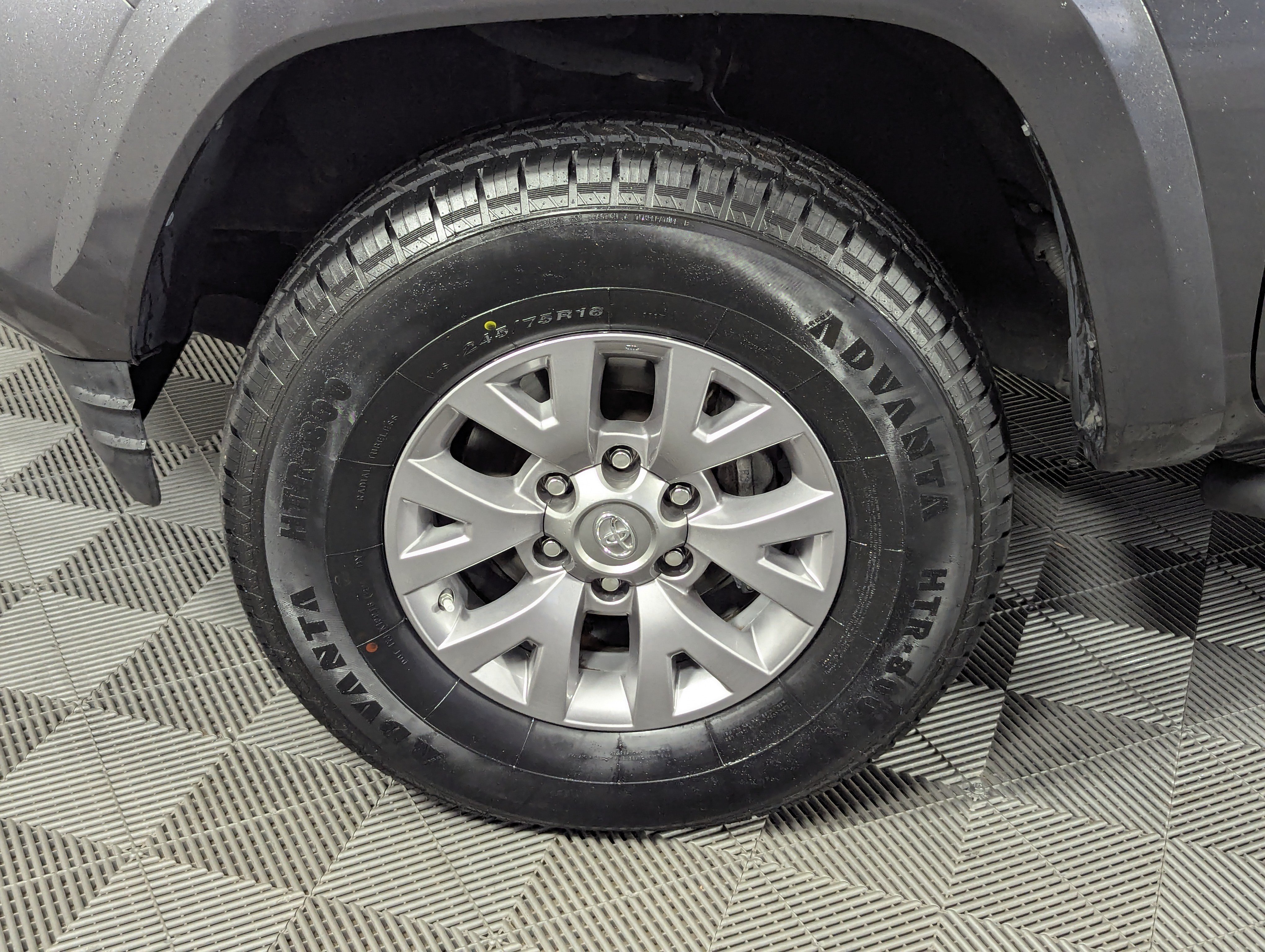 Used 2019 Toyota Tacoma SR5 RWD image 33