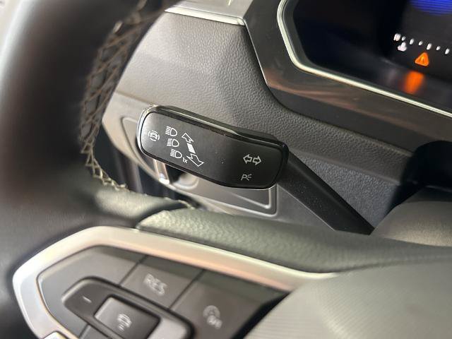 Used 2022 Volkswagen Tiguan SE FWD image 18