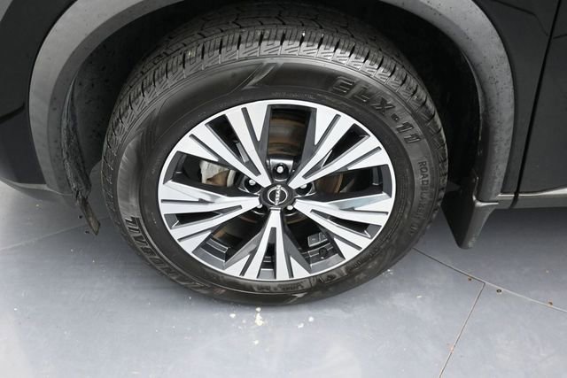 Used 2023 Nissan Rogue SV AWD/4WD image 9