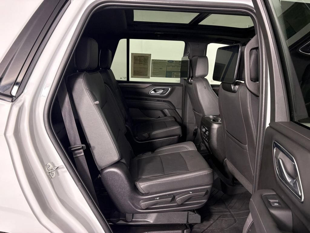 Used 2023 Chevrolet Tahoe Z71 w/ Luxury Package AWD/4WD image 39