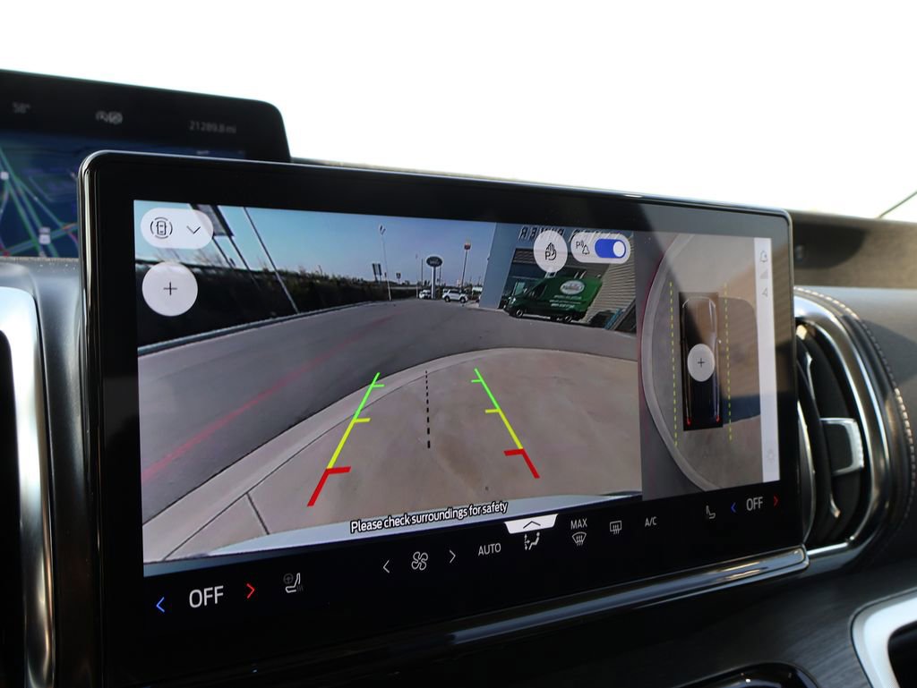 Certified 2025 Ford Expedition Platinum image 37