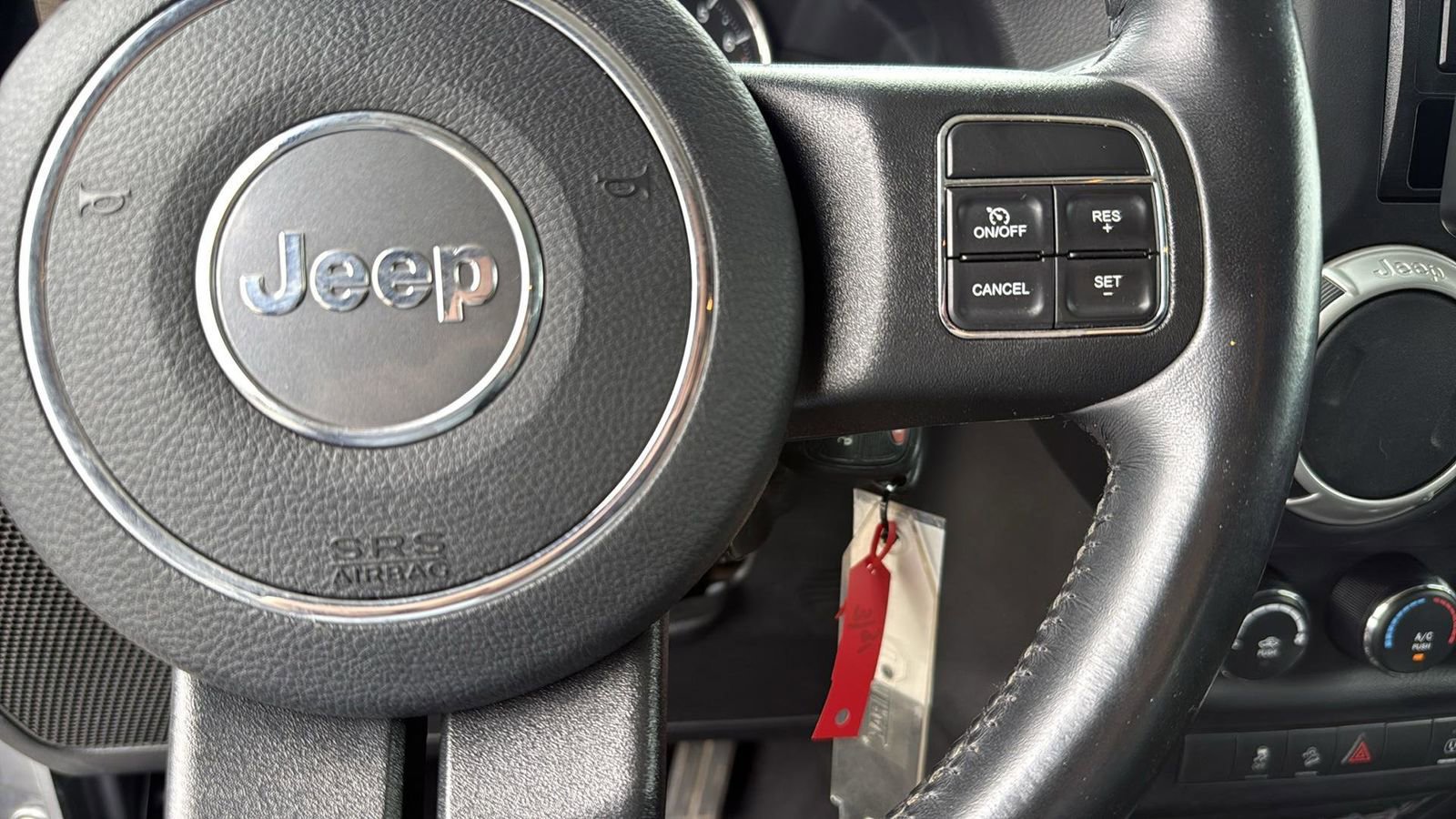 Used 2018 Jeep Wrangler Unlimited Sahara AWD/4WD image 16