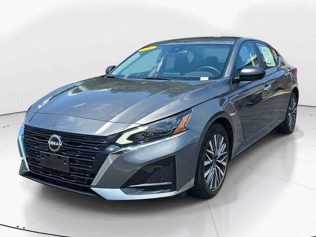 Used 2025 Nissan Altima 2.5 SV FWD image 7