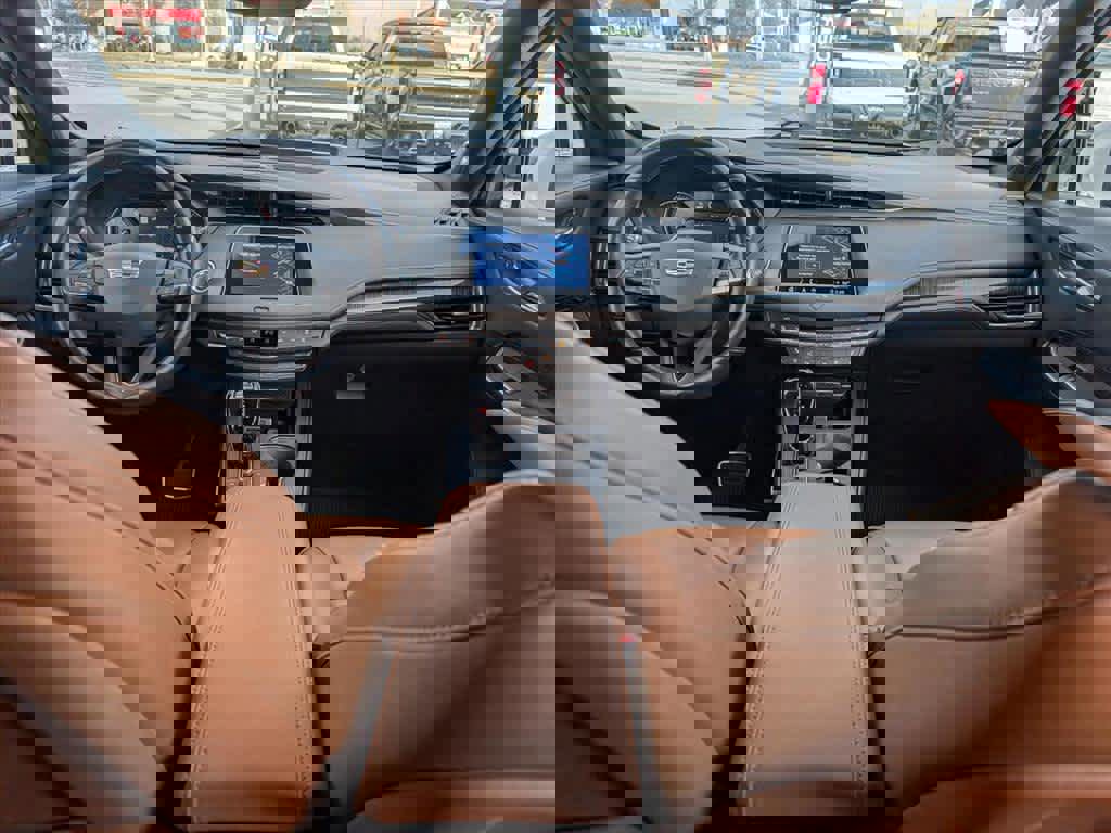 Used 2023 Cadillac XT4 Sport image 17