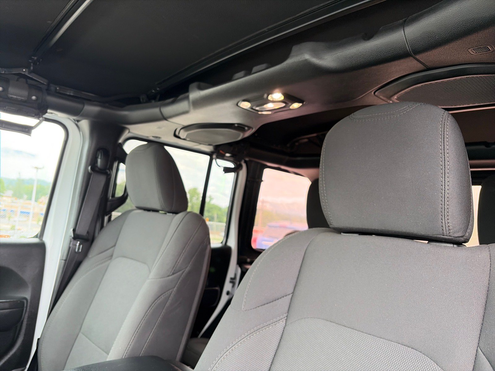Used 2022 Jeep Wrangler Unlimited Sport AWD/4WD image 17