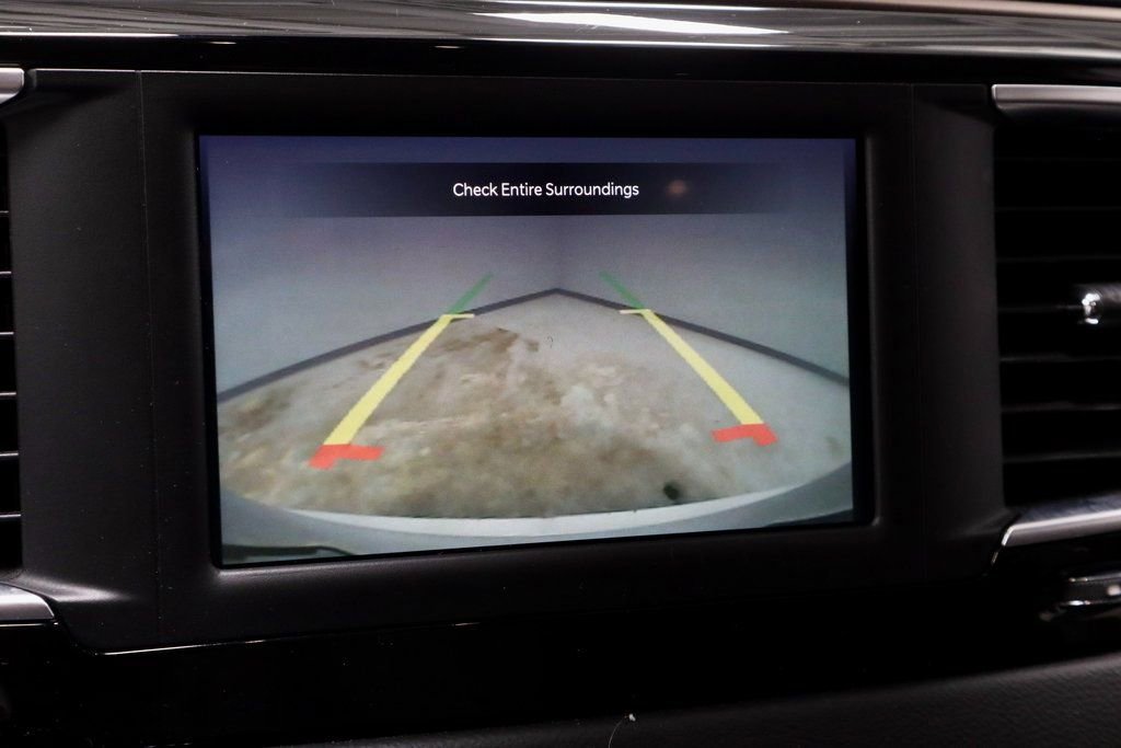 Used 2023 Chrysler Voyager LX image 9