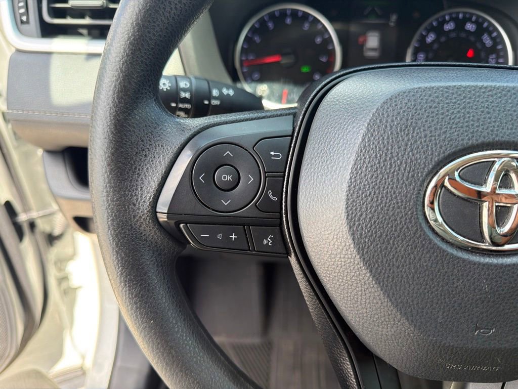 Used 2021 Toyota RAV4 XLE w/ Convenience Package FWD image 21
