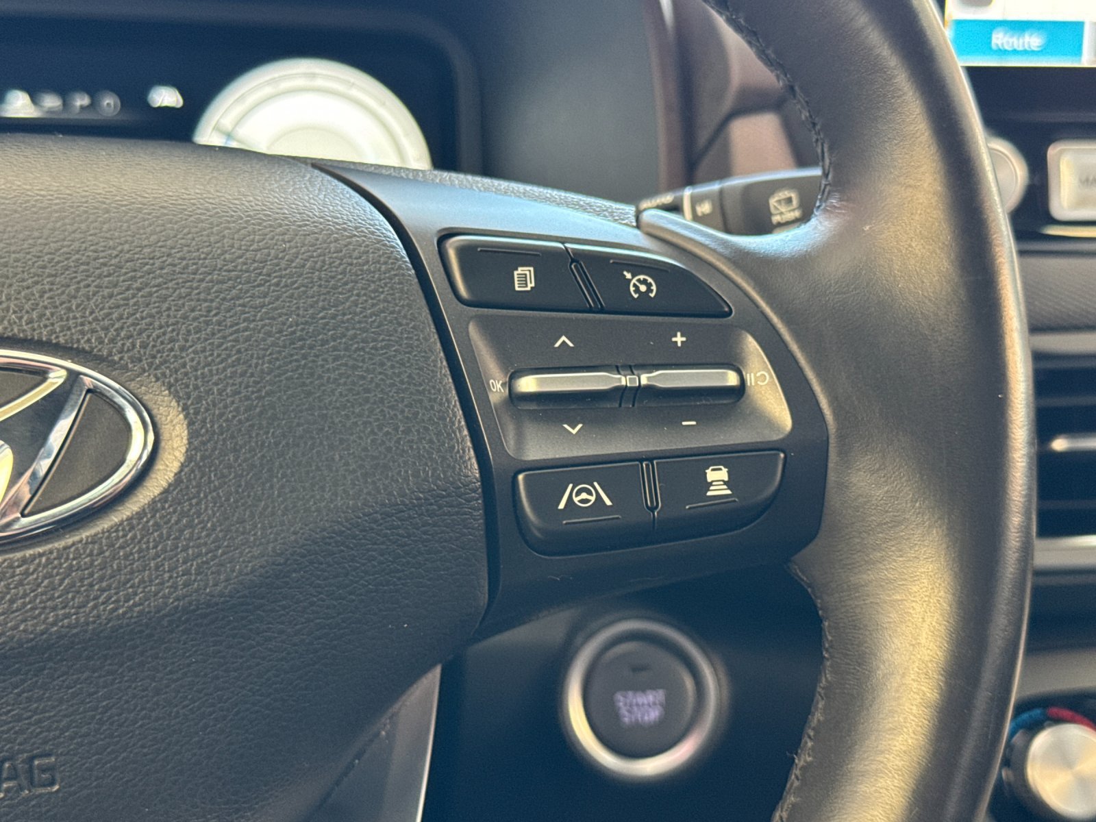 Used 2023 Hyundai Kona Limited FWD image 29
