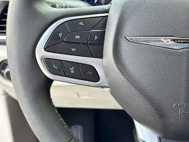 Used 2024 Chrysler Pacifica Touring-L FWD image 19