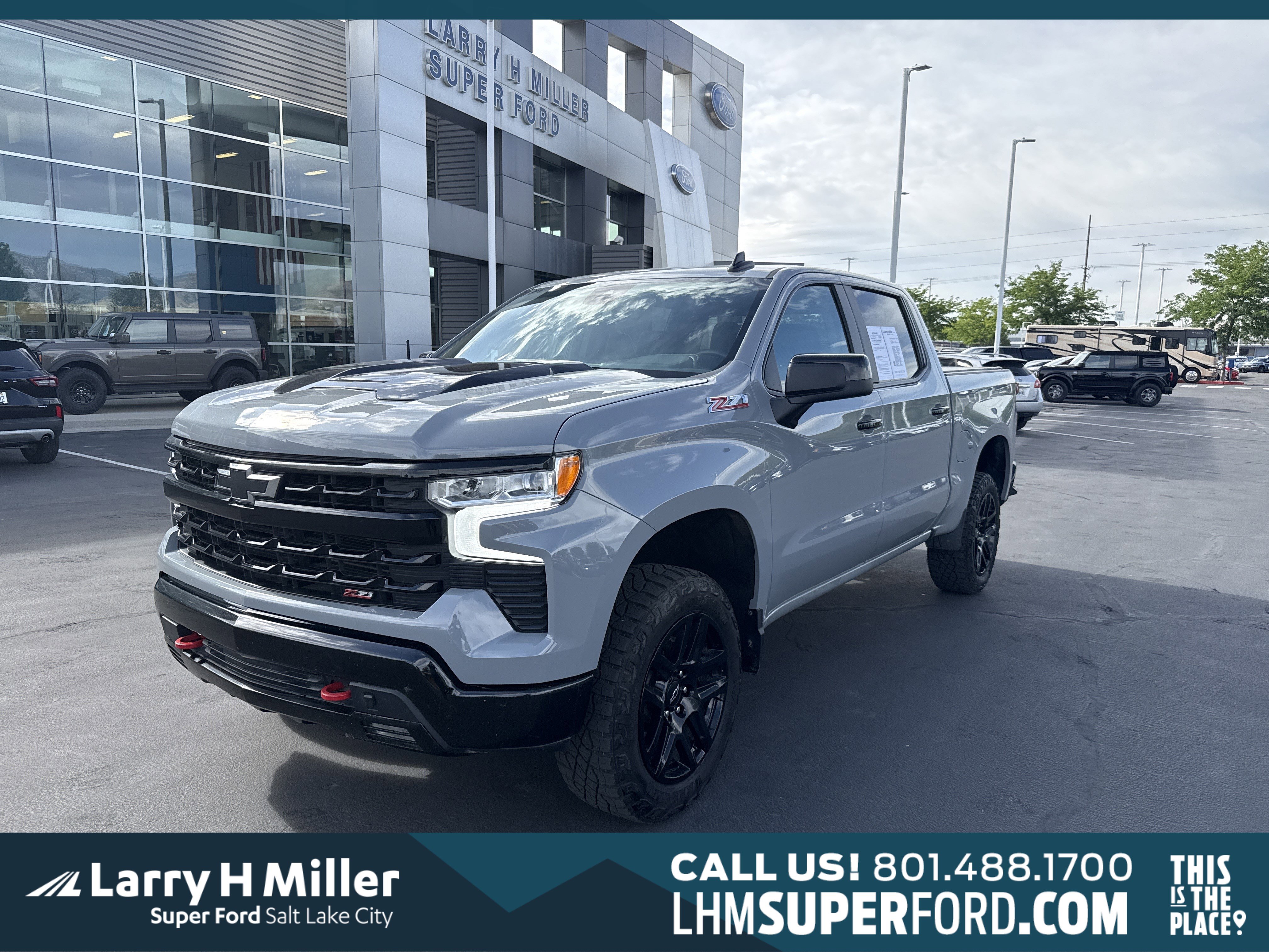 Used 2024 Chevrolet Silverado 1500 LT Trail Boss AWD/4WD image 1