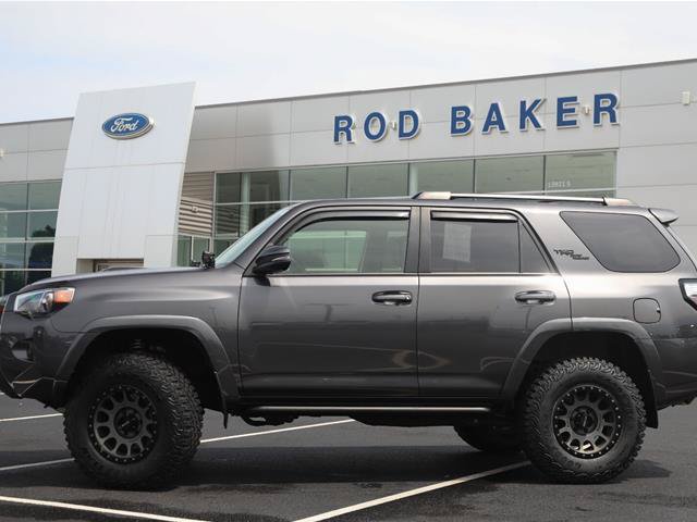 Used 2023 Toyota 4Runner TRD Off-Road Premium w/ Off Road Premium Plus Package AWD/4WD image 3