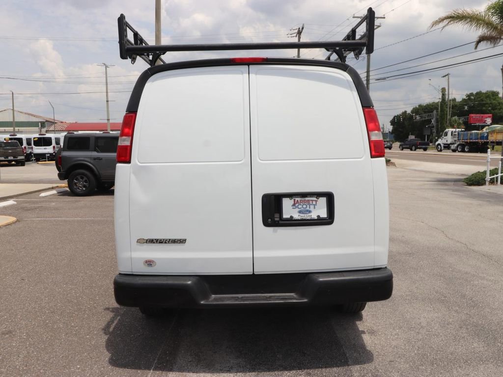 Used 2022 Chevrolet Express 2500 w/ Driver Convenience Package RWD image 10